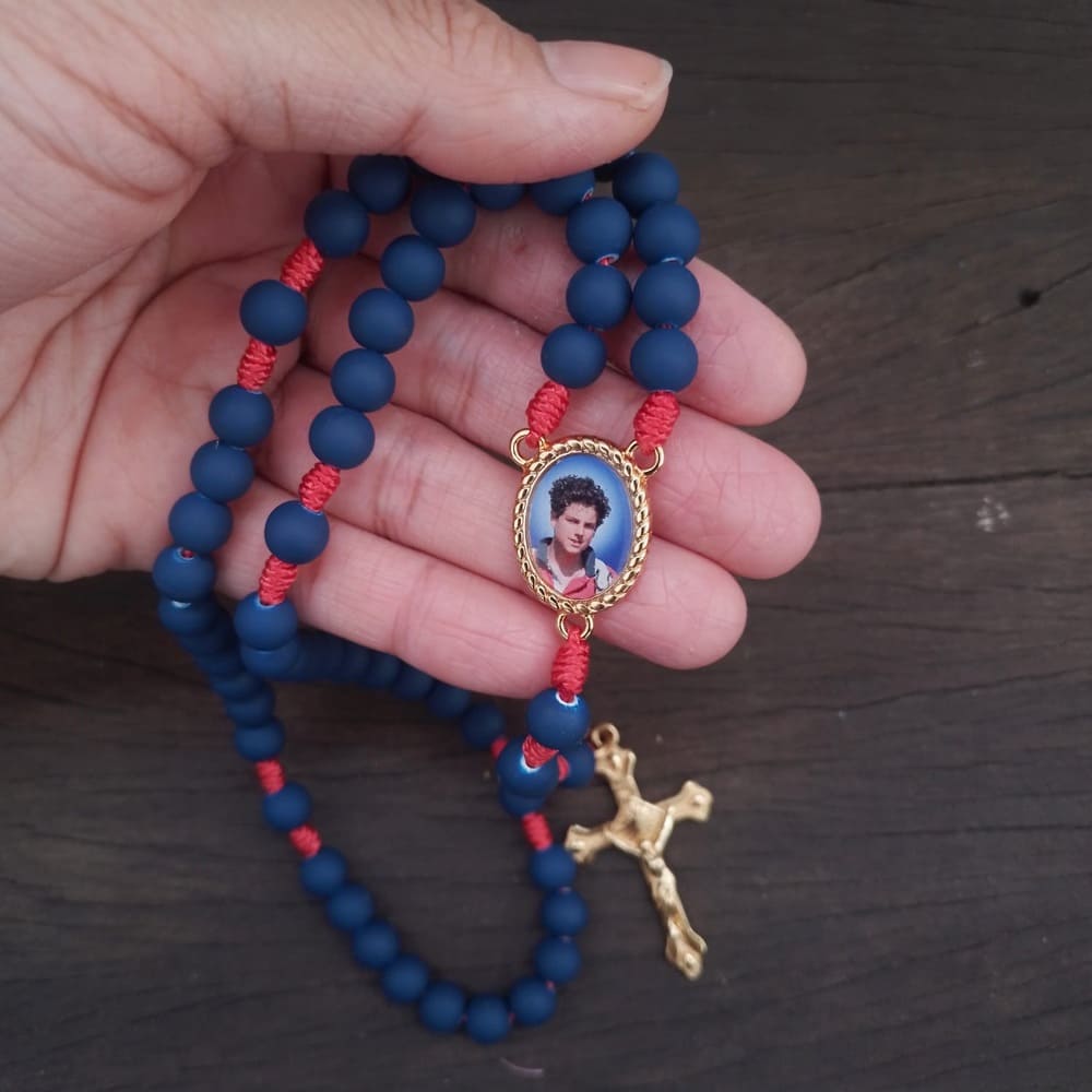 Terço São Carlo Acutis Agilis 8mm - Marinho e Vermelho