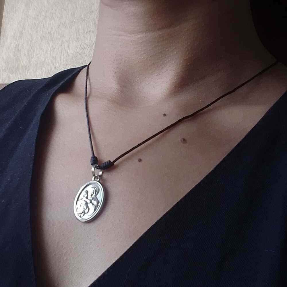 Cordão Salve Rainha - Preto e Níquel