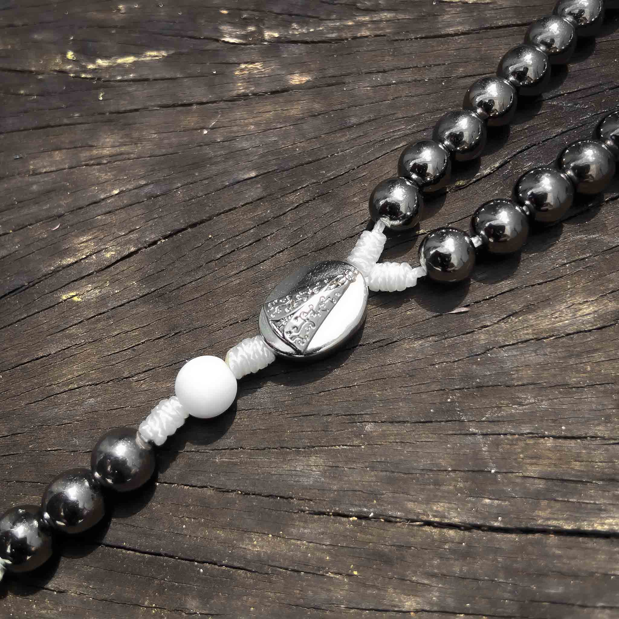 Terço de Nossa Senhora Aparecida Agilis 8mm - Branco e Grafite