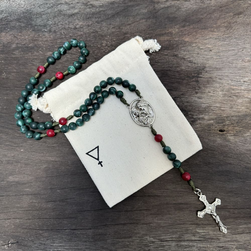 Kit de Natal com Terço Sagrada Família Agilis Verde e níquel e com Livreto da Novena