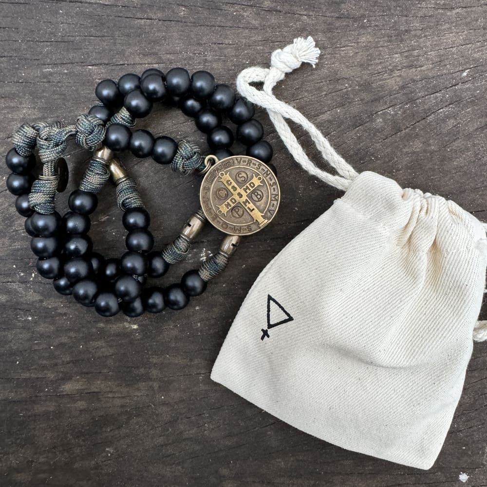 Terço Medalha de São Bento Virtus com mistérios em cruz - Floresta