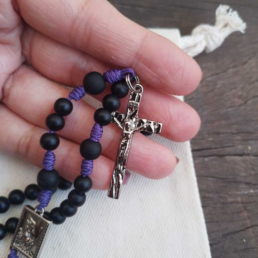 Terço Sagrado Coração de Jesus Agilis Petrus 8mm - Onix fosca e Roxo