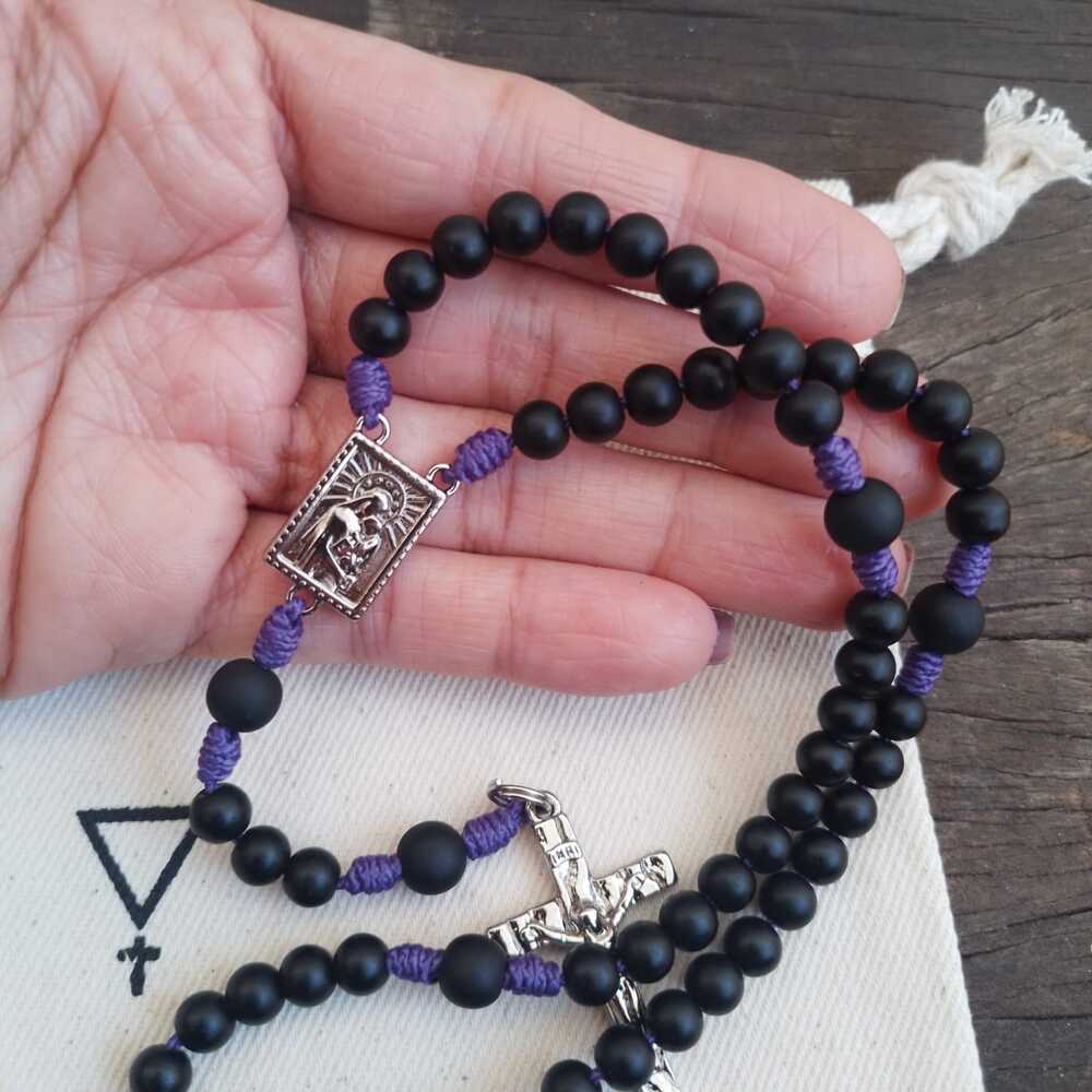 Terço Sagrado Coração de Jesus Agilis Petrus 8mm - Onix fosca e Roxo