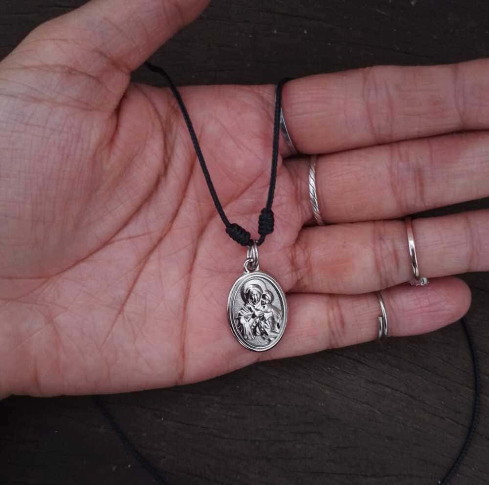 Cordão Salve Rainha - Preto e Níquel