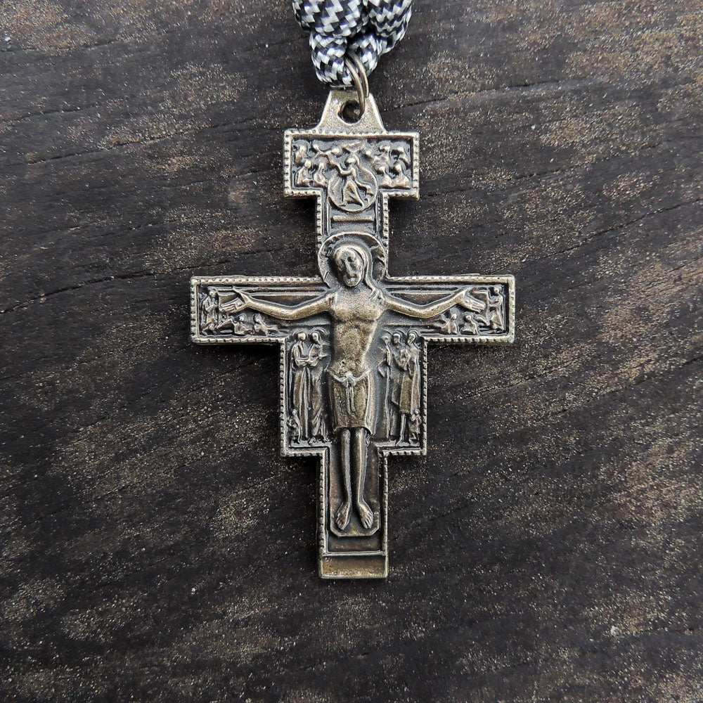 Terço Cruz de São Damião Virtus com Mistérios em Cruz - Preto e Branco