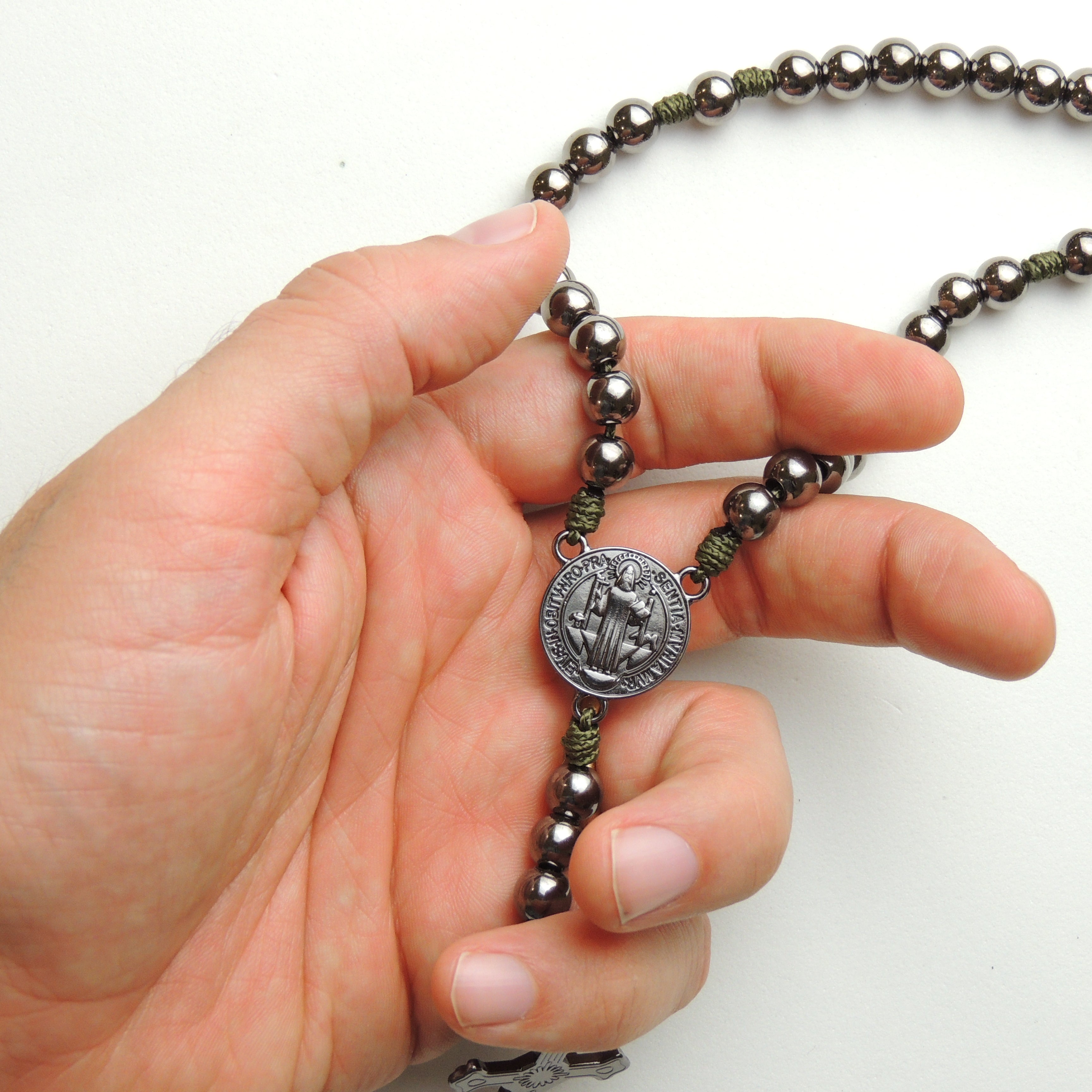 Terço Medalha de São Bento Agilis 8mm - Verde e Grafite