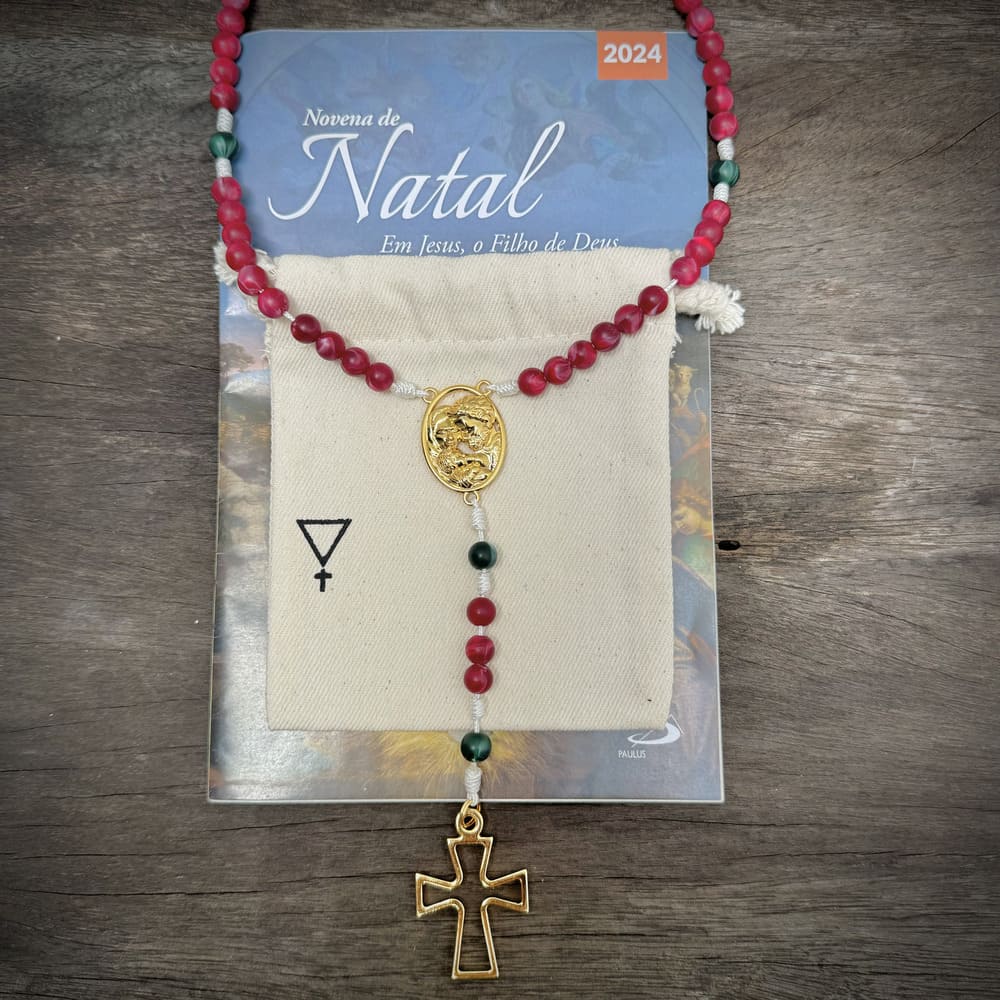 Kit de Natal com Terço Sagrada Família Agilis Vermelho e ouro e Livreto da Novena