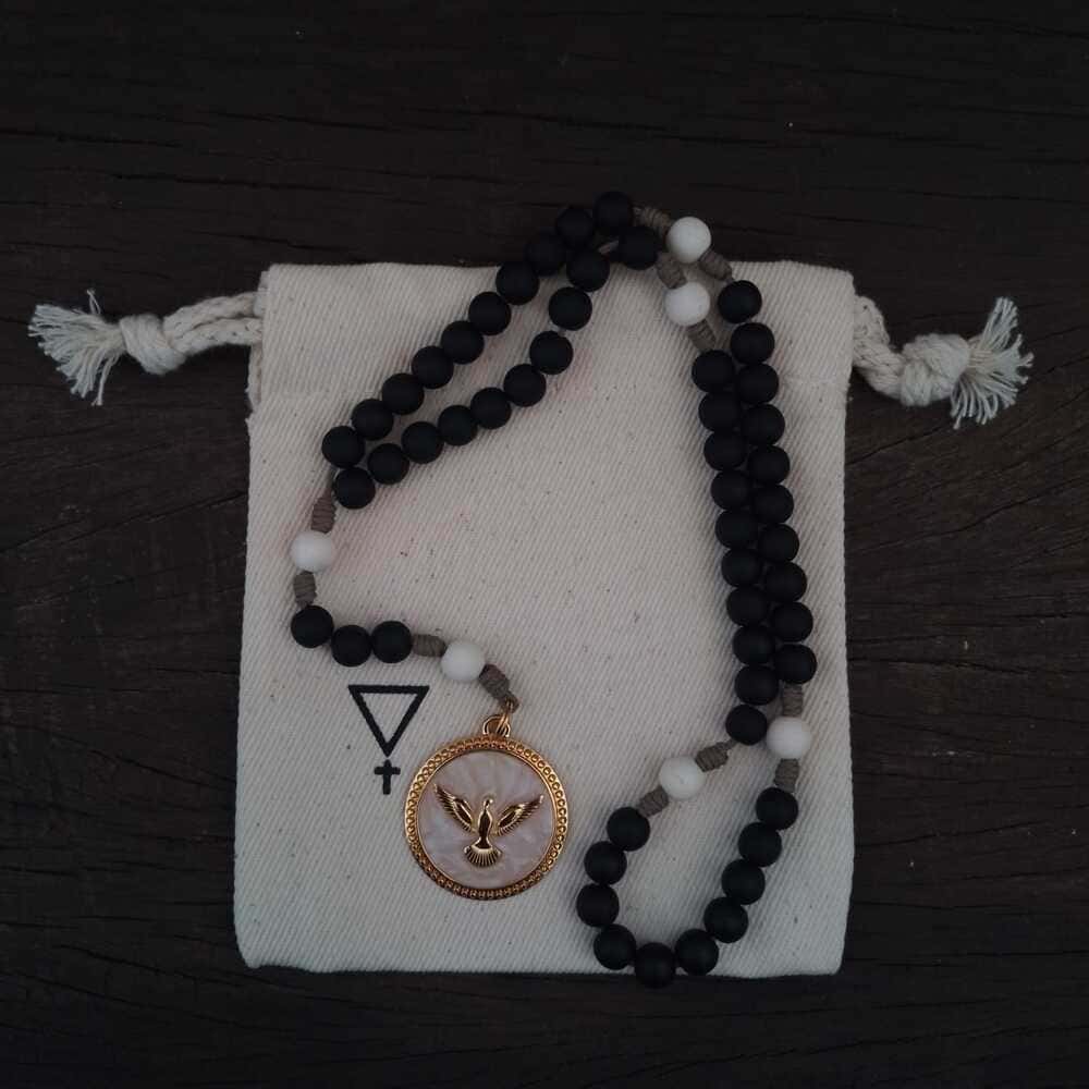 Terço Espírito Santo Agilis 8mm - Areia e Preto